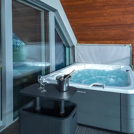 Lägenhet Aparts4u - Kras A302 Z Prywatnym Jacuzzi, Sauna I Widokiem Na Gory
